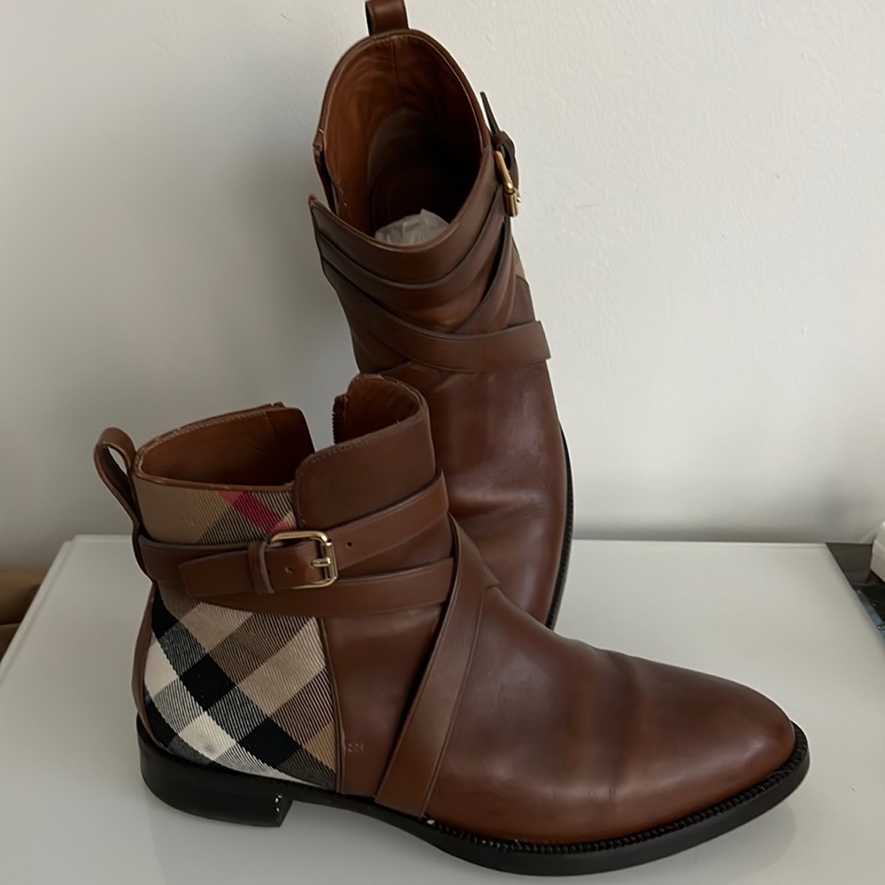 Burberry ankle boot